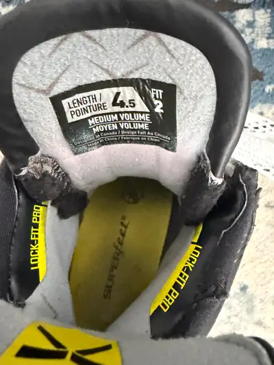 Bauer Vapor Hyperlite 2 hockey skates size 4.5 Fit 2, View more