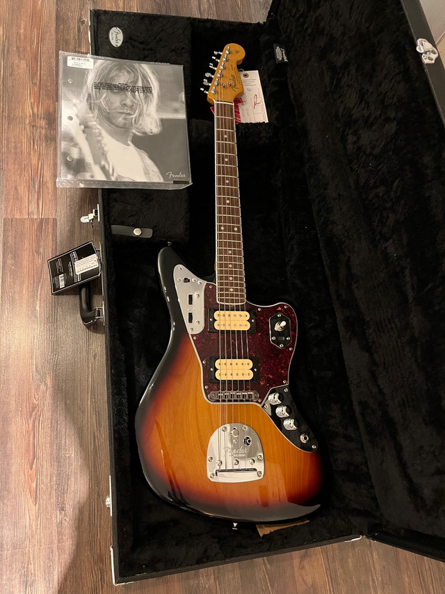 Fender jaguar kurt cobain nirvana dans Guitares  à Saint-Hyacinthe