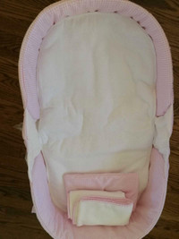 Labebe baby travel bed 