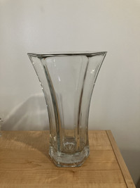 Vase en verre décoratif / Decorative Glass Vase