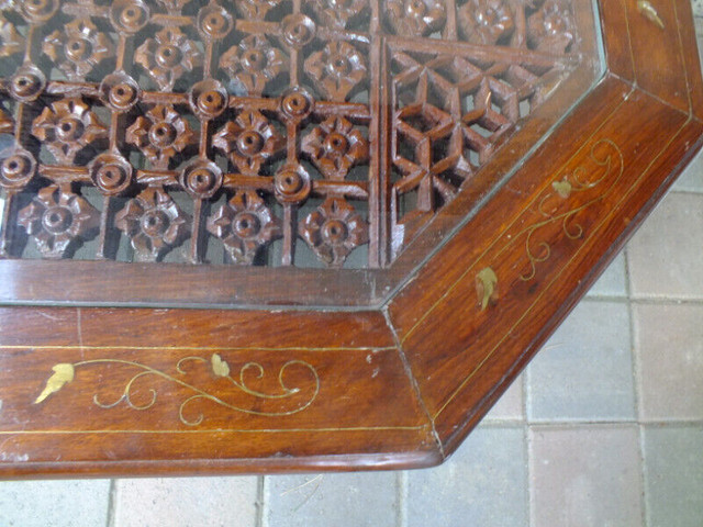 CARVED ROSEWOOD SHEESHAM  COFFEE AND END TABLE in Coffee Tables in Barrie - Image 4