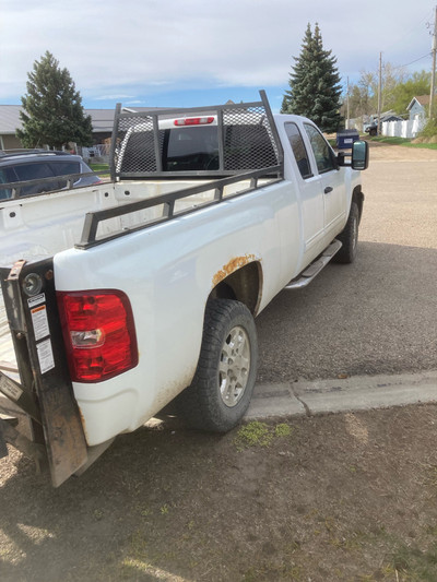 2011 Chev 3500 power tailgate,