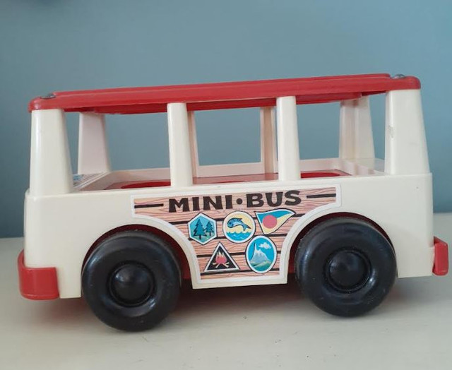 Vintage 1969 Fisher Price Little People Mini Bus with 2 people in Toys & Games in Markham / York Region - Image 2