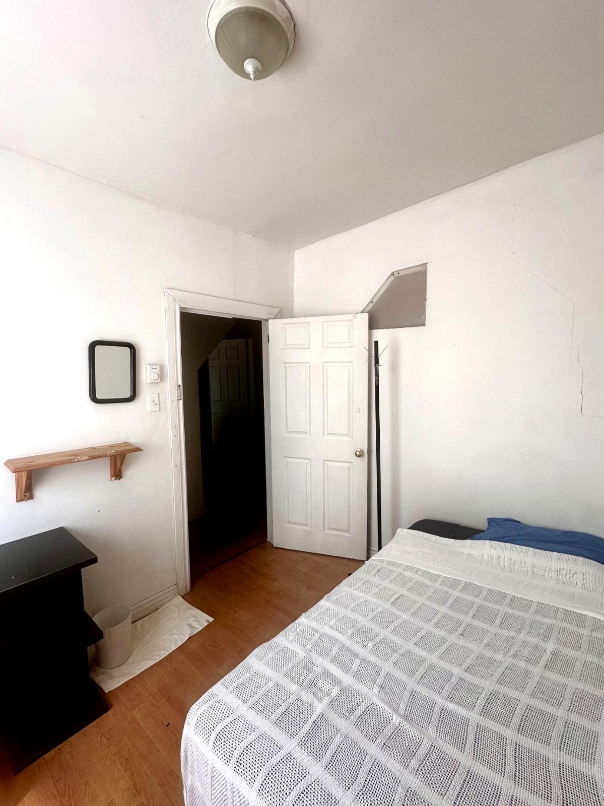Chambre lumineuse à louer — disponible le 25 aout (Montréal H — photo 1