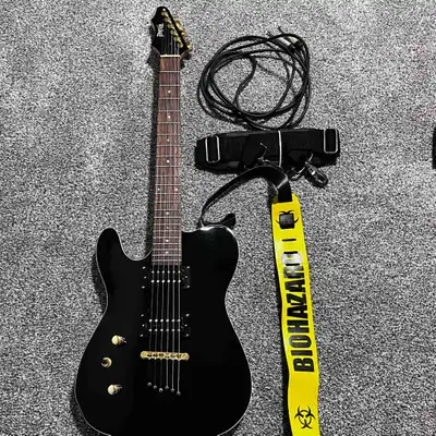 This is a very beautiful left hand guitar made by wicked guitar company. The soucerer is the model n...