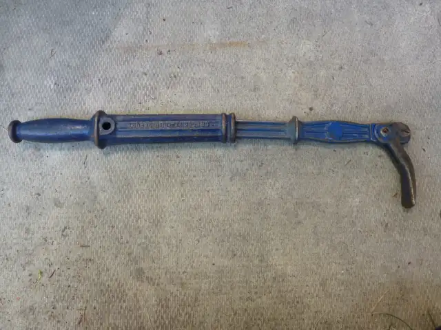 Vintage Nail Puller