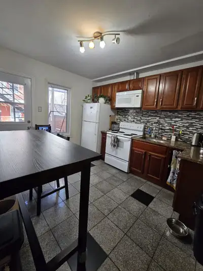 4.5 apt with backyard in Verdun available now