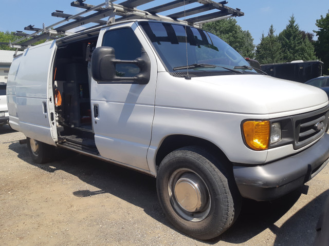 Ford E350 Extended Cargo Van 2003 in Cars & Trucks in Barrie - Image 3