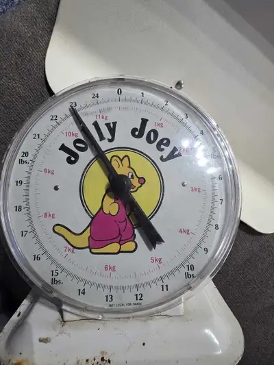 This vintage 1960 Jolly Joey scale is a charming piece of history, perfect for collectors or those l...