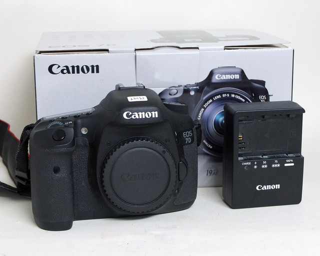 Canon EOS 7D 18.0MP DSLR Camera Body Only SC17,147 $500 in Cameras & Camcorders in Markham / York Region