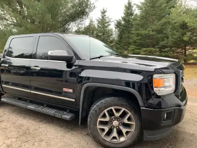 I am selling my 2015 GMC Sierra 1500, I am the second owner of this truck and it has been great just...
