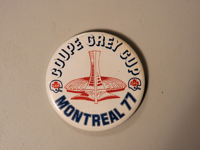 CFL Coupe Grey Cup Montreal 77 Button in Arts & Collectibles in Calgary