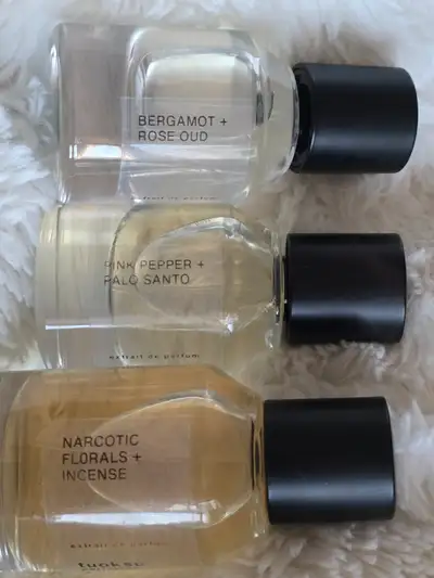 3 parfums neufs .mais testes bergamot rose oud 30 ml. pinck pepper and paolo santo 30 ml. narcotic f...