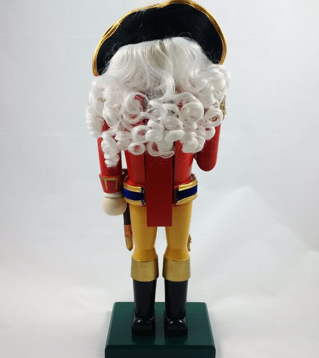 Bombay Company Captain Hastings 15-inch Nutcracker Figure in Arts & Collectibles in Oakville / Halton Region - Image 3