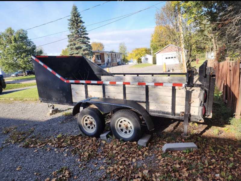 Trailer remorque double avec rampe 2 250 Remorques utilitaires