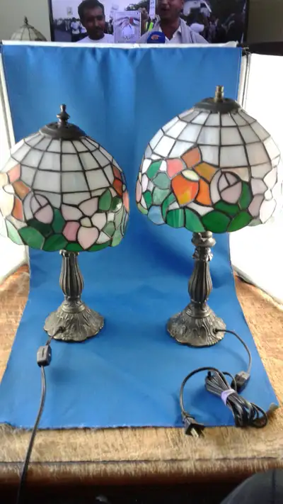 Pair Tiffany style lamps, in working condition see picture 2, one has a small cracks. and ceiling la...
