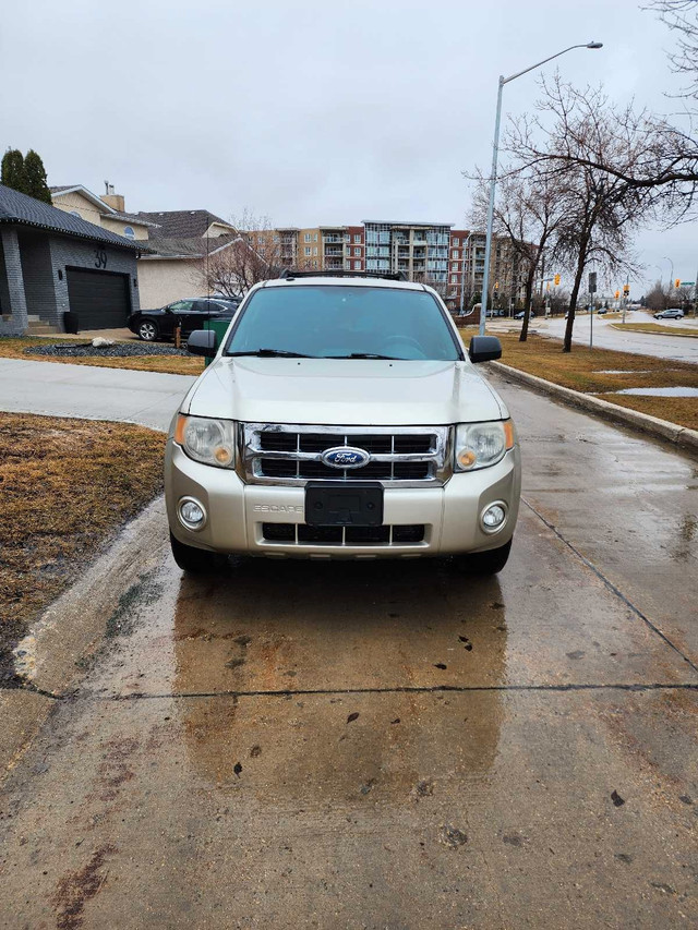 2010 FORD ESCAPE AWD CLEAN TITLE FRESH SAFETY $7,950 in Cars & Trucks in Winnipeg - Image 2