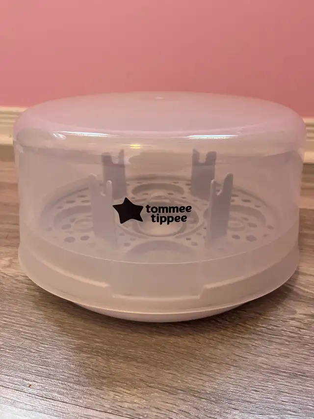 Tommee Tippee Closer to Nature Microwave Steam Sterilizer in Feeding & High Chairs in Hamilton - Image 2