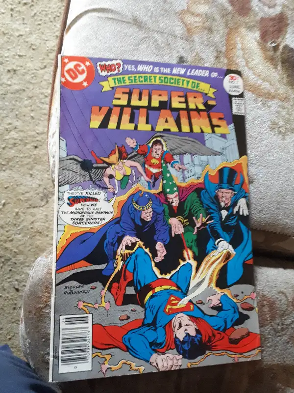 The Secret Society Of Super-Villains #17 June 1976 DC Comic in Comics & Graphic Novels in London - Image 2