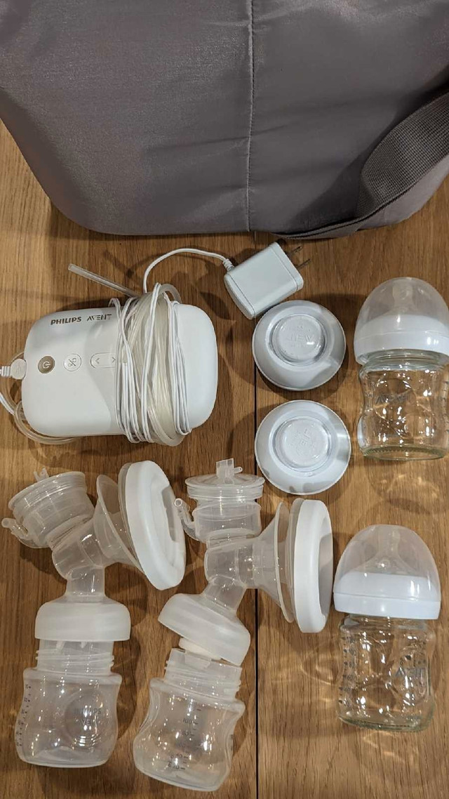 Philips Avent double electric breast pump  in Feeding & High Chairs in Ottawa
