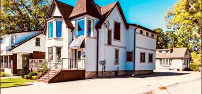 Beautiful townhouse is $2280, utilities included. Furnished