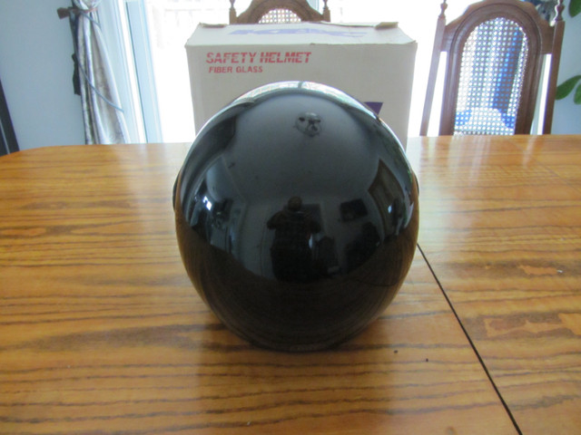 KBC Motorcycle Safety Helmet DOT Fiberglass Size LG in Other in Oakville / Halton Region - Image 4