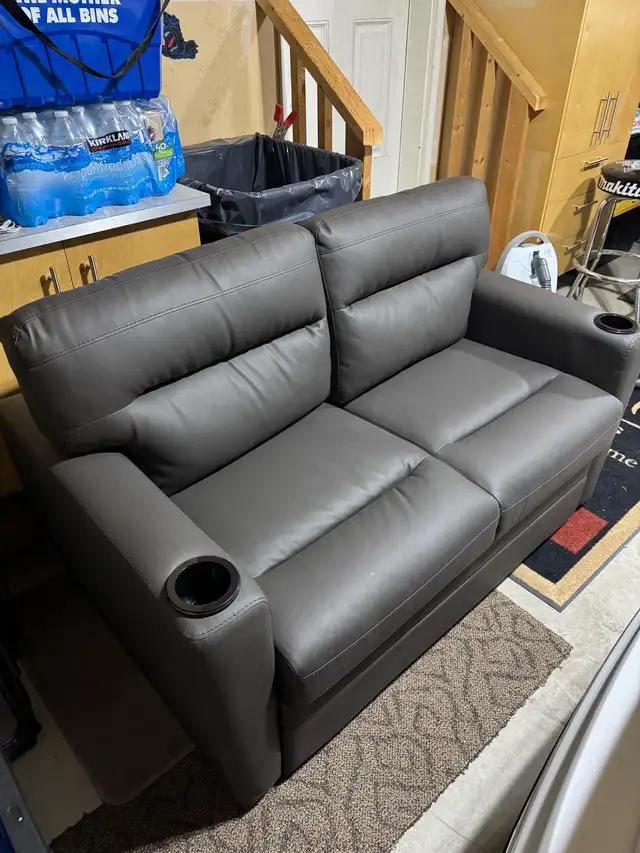 60”  Rv couch / Tri  fold bed in RVs & Motorhomes in Calgary - Image 3
