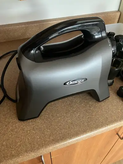 Machine a jus Omega MM1500, View more