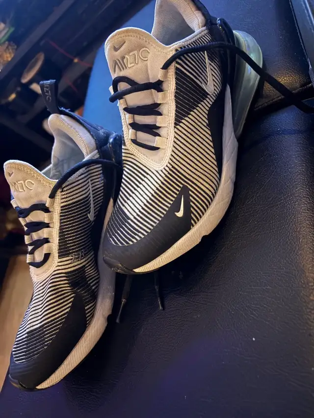 Nike Air Max 270 - Size 7.5  Black White - $55  for quick sale in Men's Shoes in Mississauga / Peel Region - Image 4