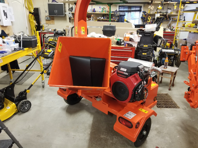 Wallenstein 4" woodchipper with 24 hp engine for sale in Outdoor Tools & Storage in North Bay - Image 2