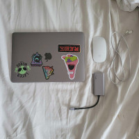 Macbook Air, Magic Mouse, Multimedia Adapter