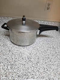 Pressure cooker  Duromatic 5L