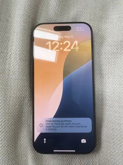 Iphone 16 pro 128gb Perfect condition Comes with screen protector and case