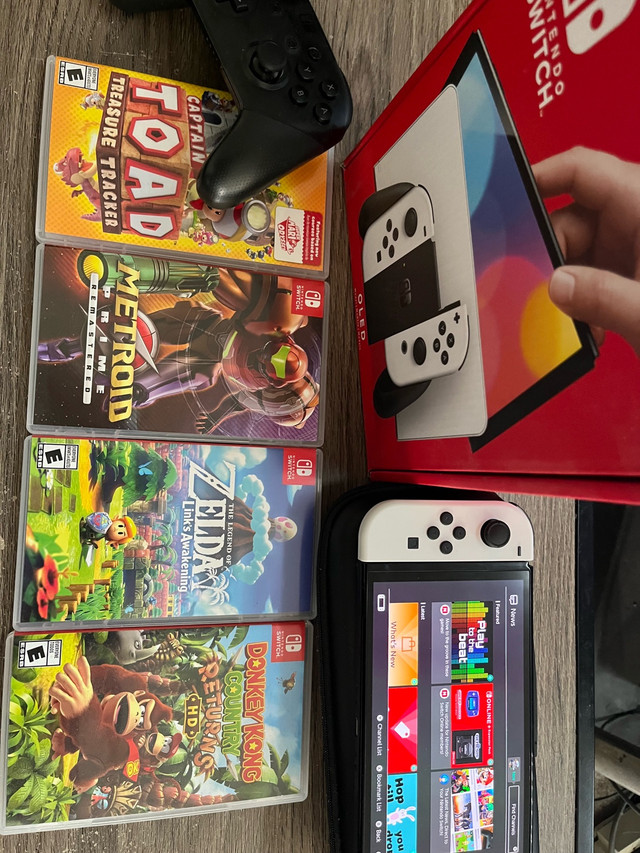 Nintendo Switch OLED in Nintendo Switch in Ottawa