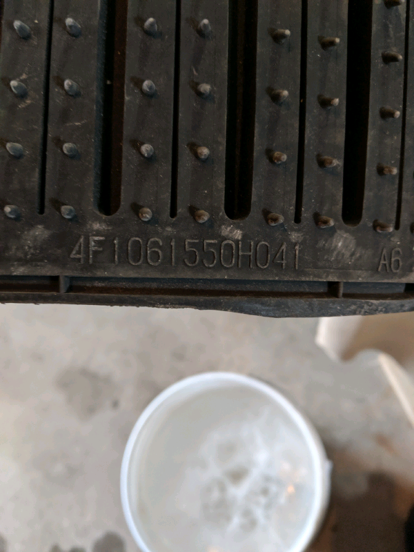 2013-15 Chevy Cruze trunk mat in Other in Barrie - Image 2