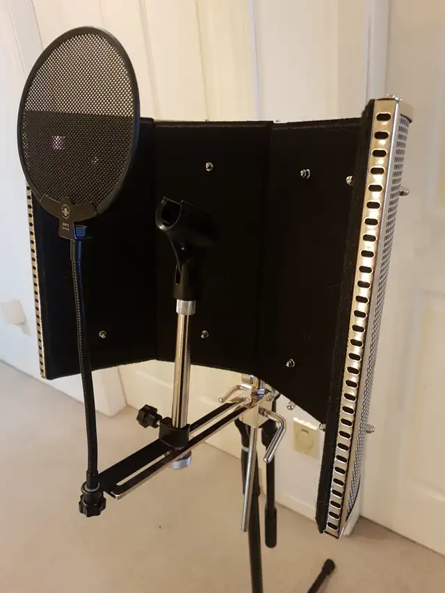 3 Piece Studio Quality Equipment for Recording in Other in Kamloops - Image 2