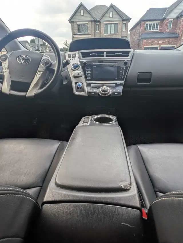2016 Toyota Prius V **certified**538899614123970565