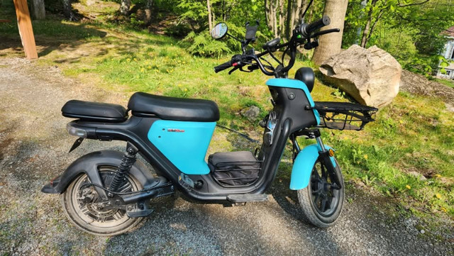 Scooter (Vélo) électrique NIU UQI Pro - Pas de Permis Requis dans Vélos électriques  à Laurentides