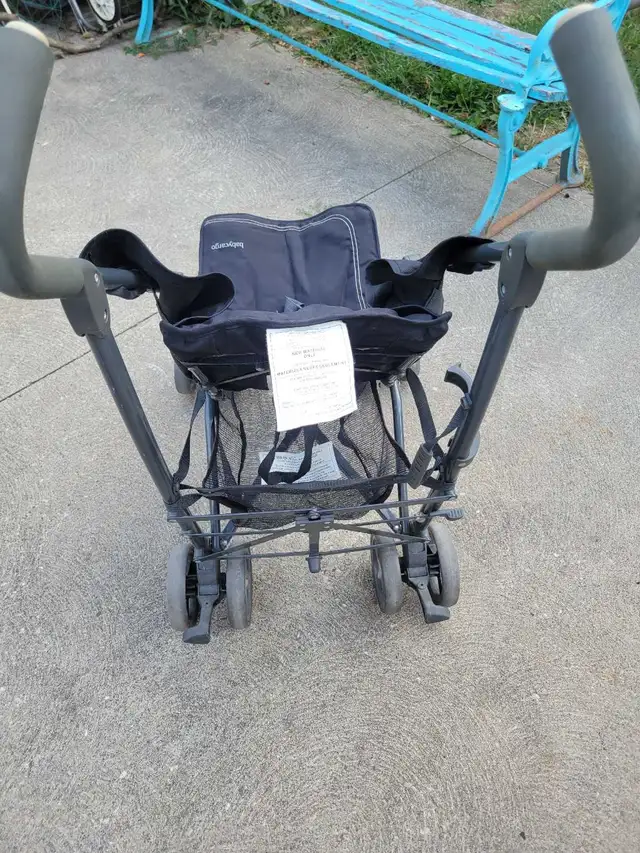 Umbrella Stroller lightweight with recline feature in Strollers, Carriers & Car Seats in Windsor Region - Image 9