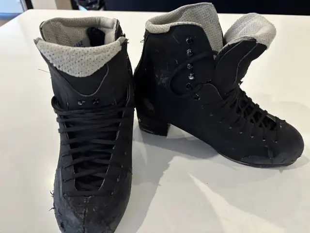 Jackson Ultima Men’s Supreme 5852 Figure Skating boot - 6.5 in Skates & Blades in Calgary - Image 3