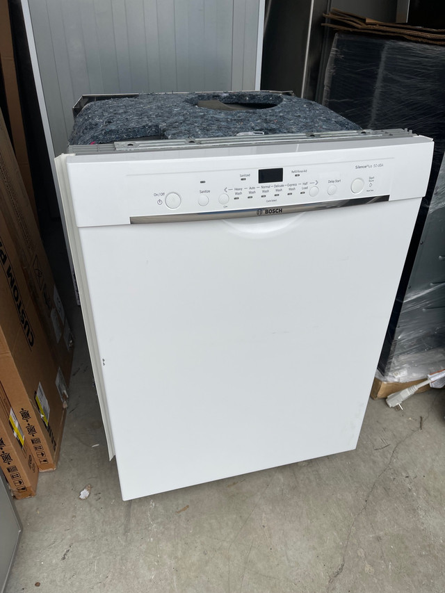 Bosch 24” 50dB  Dishwasher in Dishwashers in City of Toronto