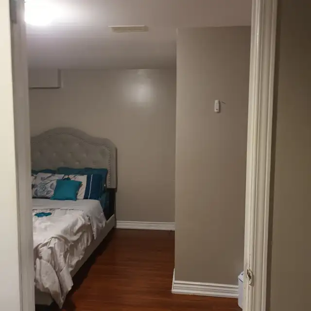 Basement apartment for rent, no parking, female only in Long Term Rentals in Markham / York Region - Image 8