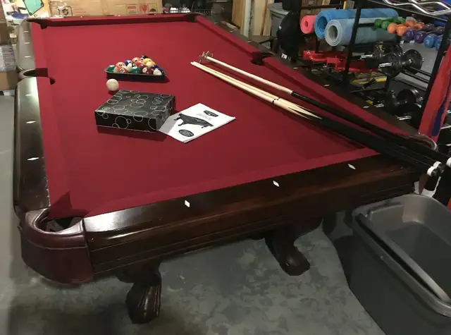 Table de billard Hathaway Augusta 8 pieds in Toys & Games in Granby - Image 2