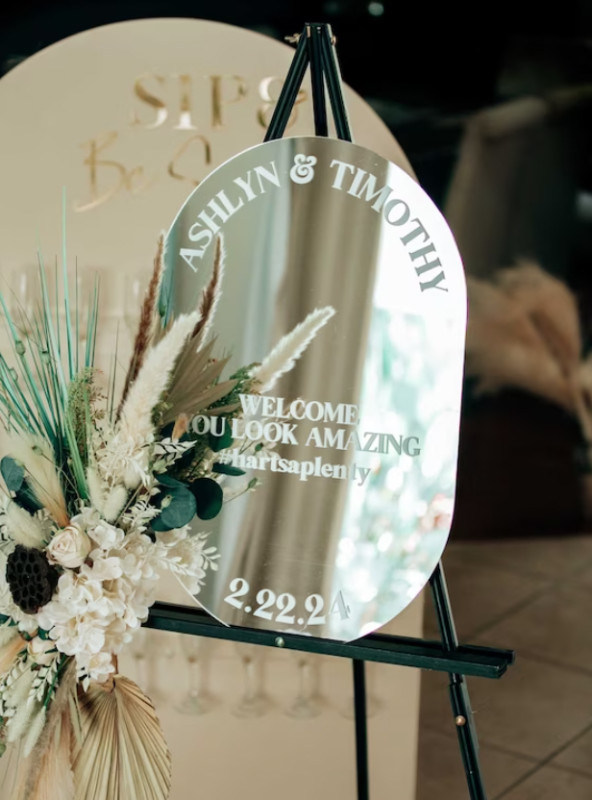 Custom Shapes Acrylic Mirror Wedding Welcome Signs dans Décoration intérieure et accessoires  à Région de Mississauga/Peel