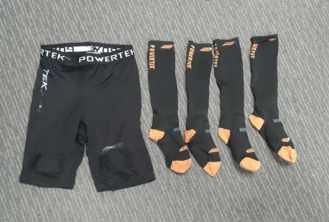 Powertek Hockey Base Layer in Hockey in City of Toronto - Image 2