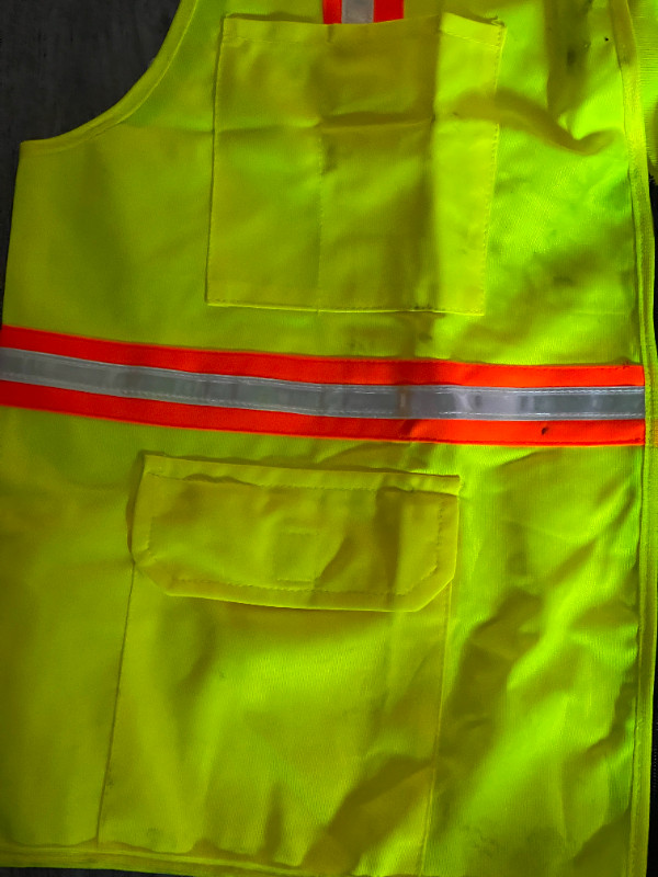 Visual Safety Vest in Other Business & Industrial in Burnaby/New Westminster - Image 3