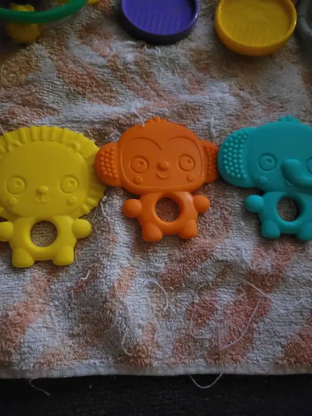 Bright Starts Gummy Buddies 3-Pack Textured Teethers. 
