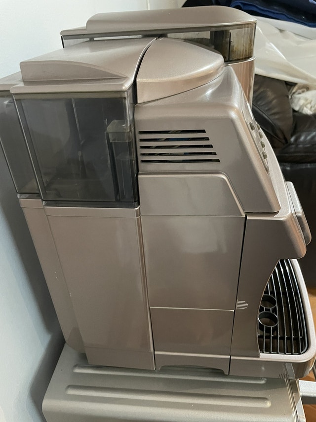 SAECO Vienna digital comme neuve Machines à café Laval/Rive Nord