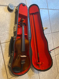 Vintage 1/4 Czechoslovakia violin 19”. 