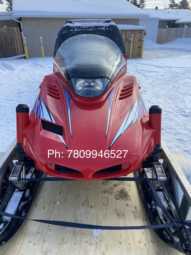 1998 Yamaha Vmax Snowmobile. Looks And Runs Amazing. Very Clean